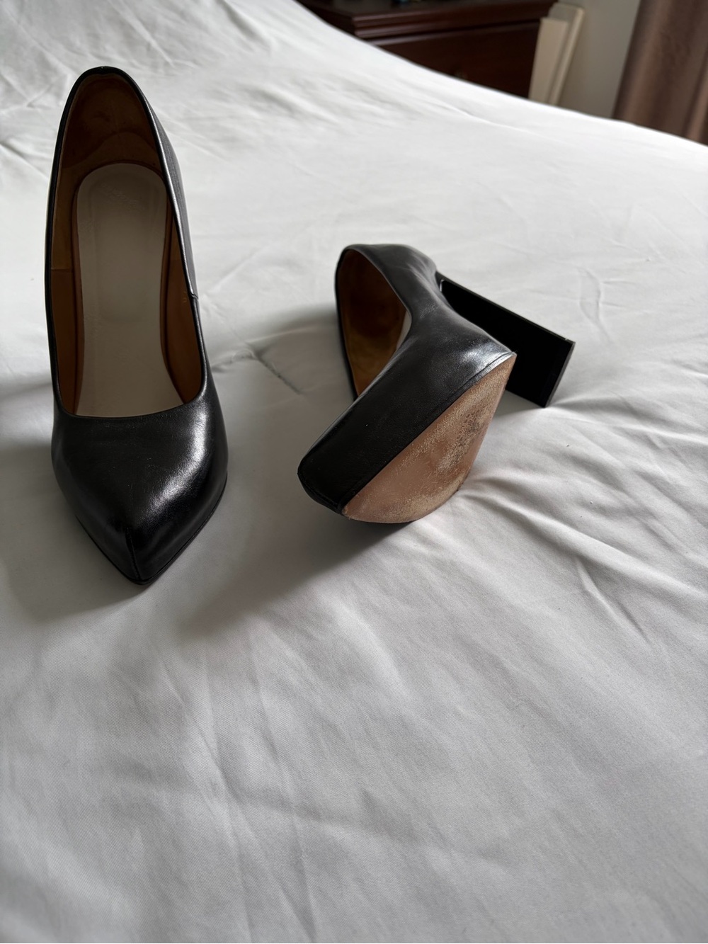 Half in.PF,Pointed toe Pumps,razors heels.Boxed like pics.No smoke ,pet .